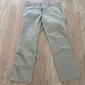 Gap Men’s Chino Pant